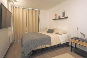 2 slaapkamers, een strijkplank/strijkijzer, wifi, beddengoed