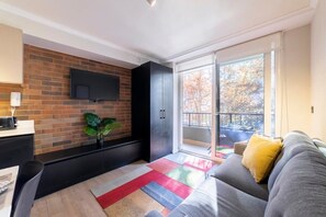 TV, offices