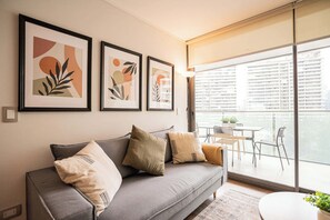 TV, offices - Unique Stay Manquehue - 2BR Modern Design (Las Condes)
