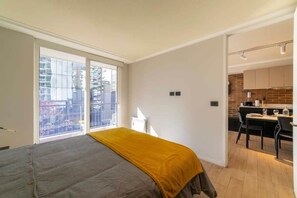 1 bedroom, iron/ironing board, WiFi, bed sheets - Chic & Spacious 1BR in the Heart of Providencia (Providencia)