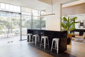 Interior - Chic Studio in Providencia w/Pool & Gym (Providencia)