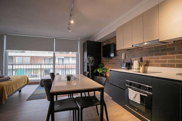 Fridge, microwave, oven, stovetop