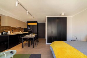 Iron/ironing board, WiFi, bed sheets - Stylish and Cozy Studio Apartment in Providencia (Providencia)