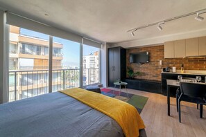 Iron/ironing board, WiFi, bed sheets - Bright Studio: Pool, Gym, Balcony & City Views! (Providencia)