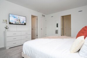 3 slaapkamers, een strijkplank/strijkijzer, reisbedje, gratis wifi