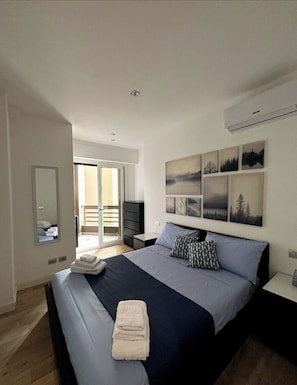 1 bedroom, iron/ironing board, travel cot, free WiFi