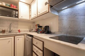 Fridge, microwave, oven, stovetop - Amplio Apartamento Duplex en Providencia 3 sleeps (Providencia)