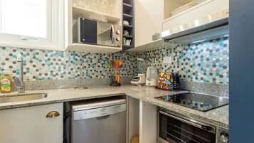 Fridge, microwave, oven, dishwasher