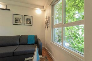 Interior - Chic Urban Retreat: Cozy Two-Level Apartment (Providencia)