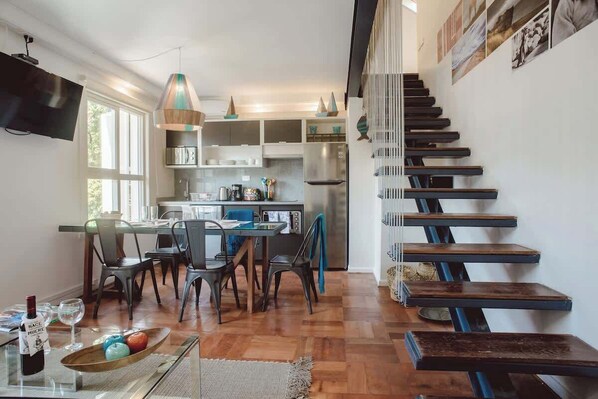 Dining - Chic Urban Retreat: Cozy Two-Level Apartment (Providencia)