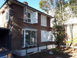 Exterior - Relaxing Retreat: Cozy 2BR Apartment in Tranquil Providencia (Providencia)