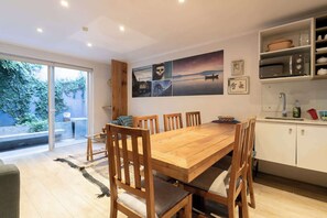 Dining - Relaxing Retreat: Cozy 2BR Apartment in Tranquil Providencia (Providencia)