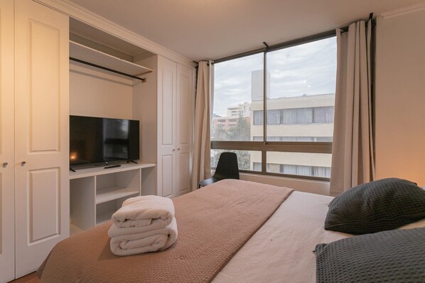 2 室のベッドルーム、アイロン / アイロン台、WiFi、ベッドシーツ