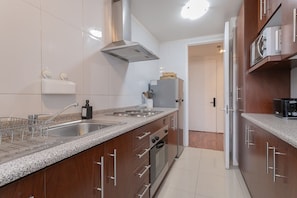 Fridge, microwave, oven, stovetop - Your Serene Getaway in Central Providencia (Providencia)