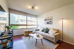 TV, offices - Your Serene Getaway in Central Providencia (Providencia)