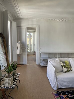 2 chambres, fer et planche à repasser, Wi-Fi, draps fournis