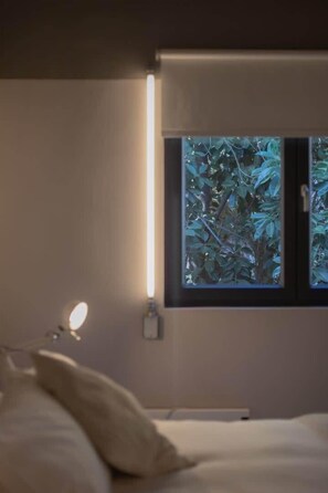 デスク、アイロン / アイロン台、WiFi、ベッドシーツ