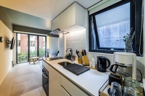 Fridge, microwave, oven, stovetop