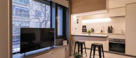 Fridge, microwave, oven, stovetop