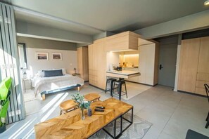 Desk, iron/ironing board, WiFi, bed sheets - Huelén | Inspiring Spaces for a Modern Lifestyle (Providencia)