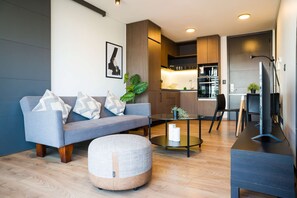 テレビ、書斎 / ワークスペース