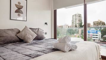 2 habitaciones, tabla de planchar con plancha, wifi y ropa de cama