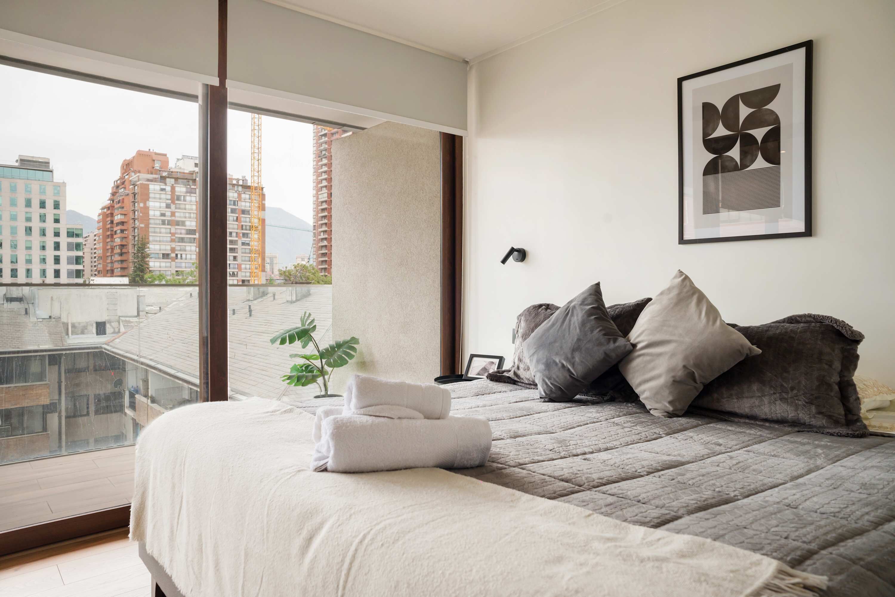 2 dormitorios, tabla de planchar con plancha, wifi y ropa de cama