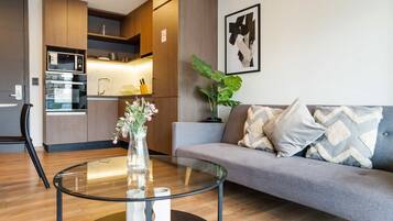 テレビ、書斎 / ワークスペース