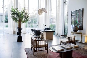 Lobby - Modern 1BR steps from Escuela Militar (Santiago)