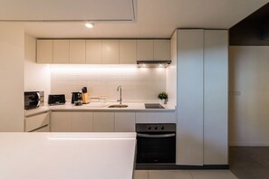 Fridge, microwave, oven, stovetop