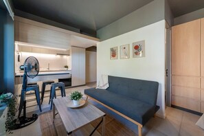 テレビ、書斎 / ワークスペース