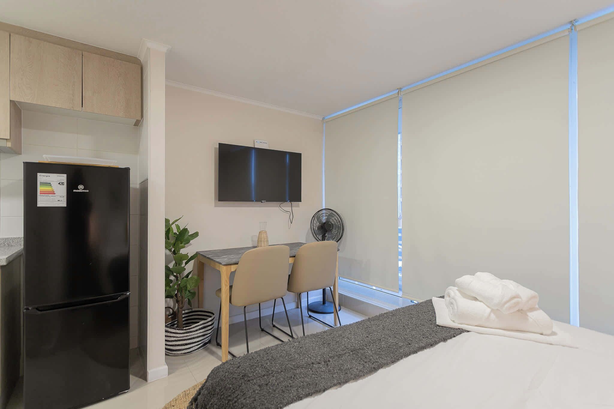 مكواة/لوح كي وواي فاي وملاءات أسرّة