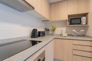 Fridge, microwave, oven, stovetop - Live Santiago From A Studio (Santiago)