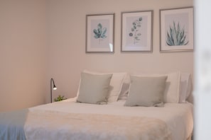 1 bedroom, iron/ironing board, WiFi, bed sheets - Your Home in Santiago: Cozy and Local Apartment (Santiago)