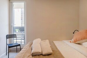 1 slaapkamer, een strijkplank/strijkijzer, wifi, beddengoed