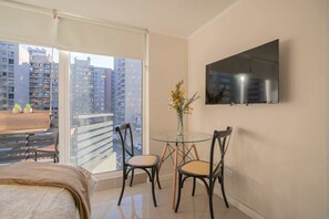 Strykjärn/strykbräda, wi-fi och sängkläder