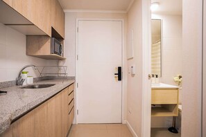 تجهيزات دش، مجففات شعر، مناشف