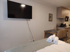Iron/ironing board, WiFi, bed sheets