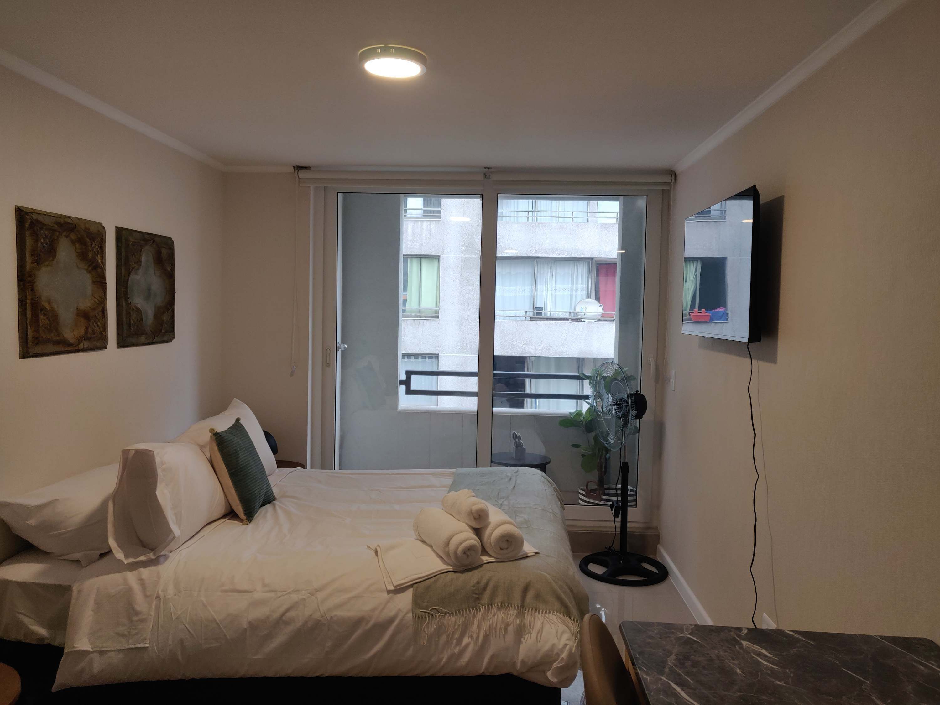 Iron/ironing board, WiFi, bed sheets