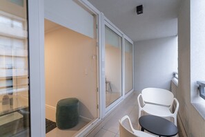 Terrace/patio - Your Urban Oasis 1BR in Downtown Santiago (Santiago)