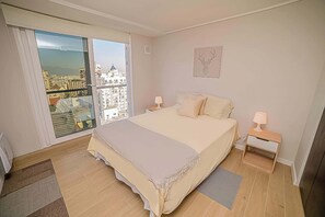 1 多间卧室、办公桌、熨斗/熨衣板、WiFi