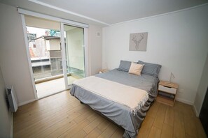 1 bedroom, desk, iron/ironing board, WiFi