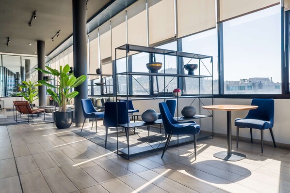 Interior - Exclusive escape just steps from the Costanera! (Santiago)