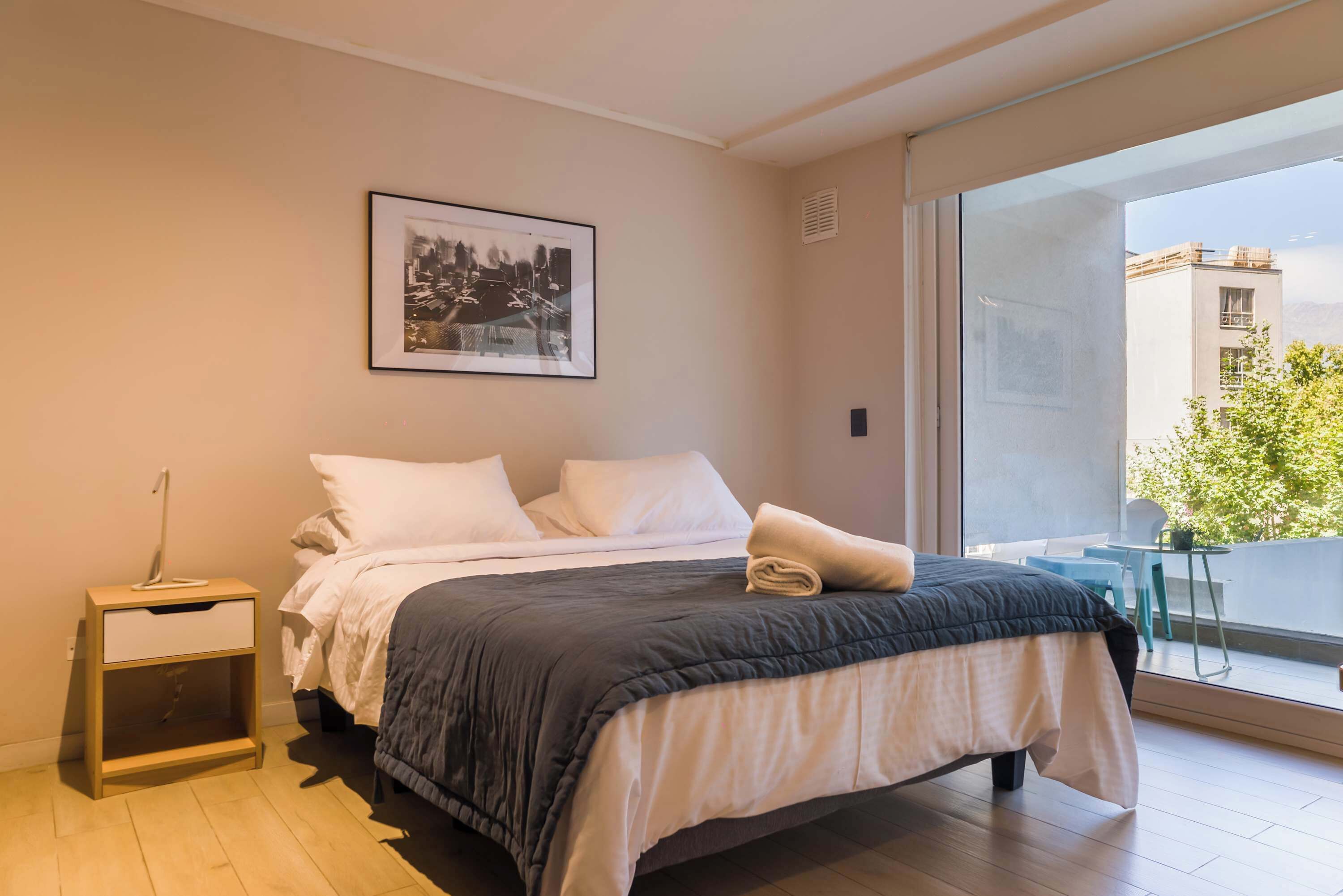 Desk, iron/ironing board, WiFi, bed sheets