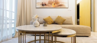 Lux 2BR Aykon Escape in Business Bay