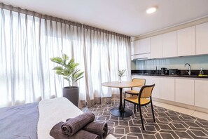 Iron/ironing board, WiFi, bed sheets - Studio in Las Condes: Pool, Gym & Prime Location! (Las Condes)