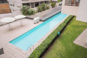 Pool - Studio in Las Condes: Pool, Gym & Prime Location! (Las Condes)