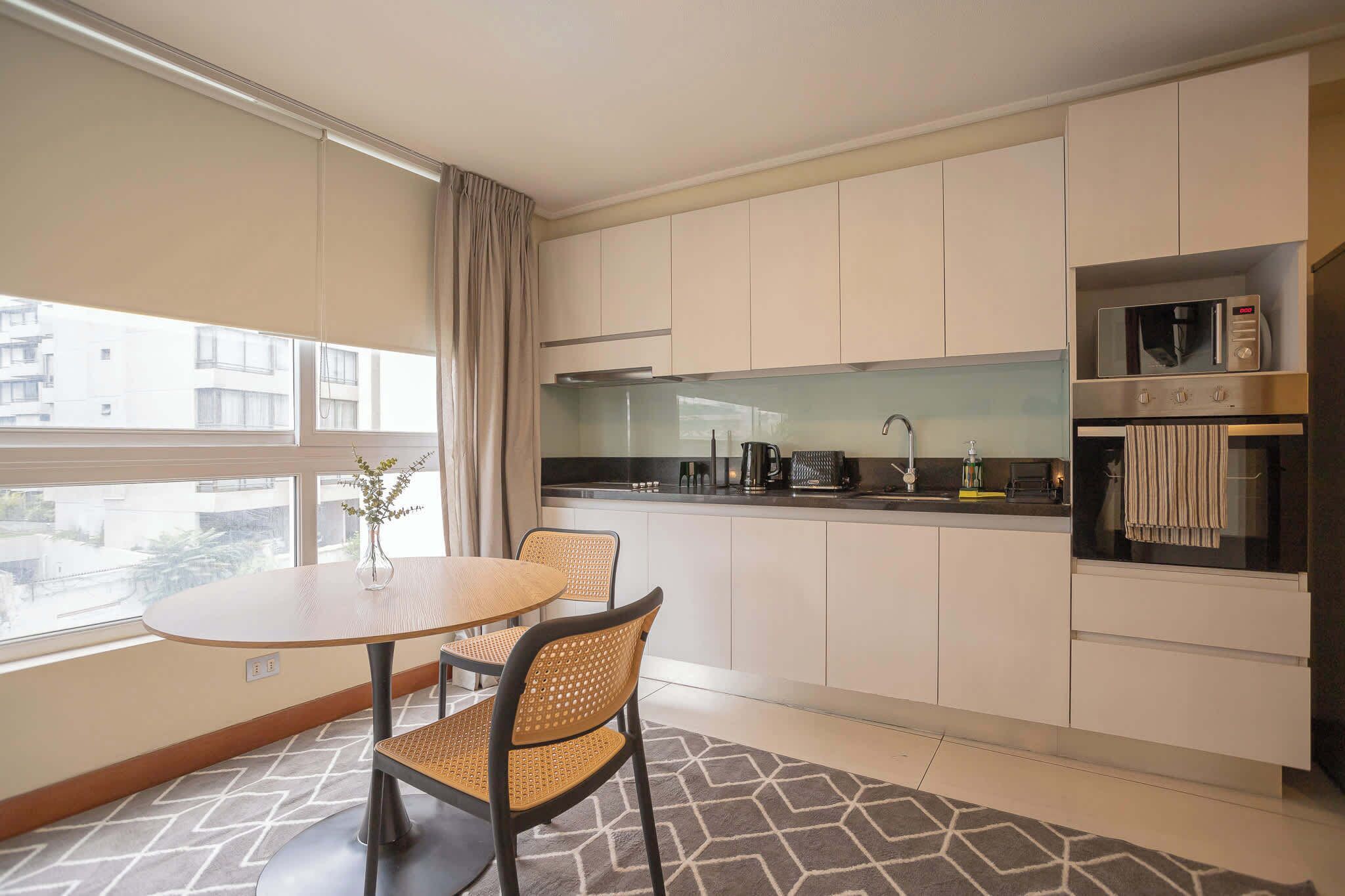 冰箱、微波炉、烤箱、炉灶