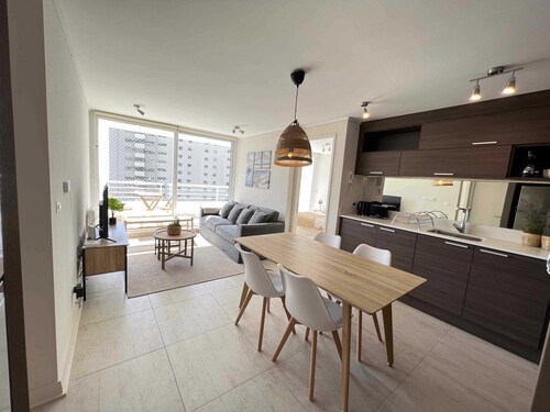 Viña del Mar: Apartment with sea views and balcony