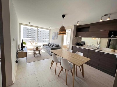 Viña del Mar: Apartment with sea views and balcony